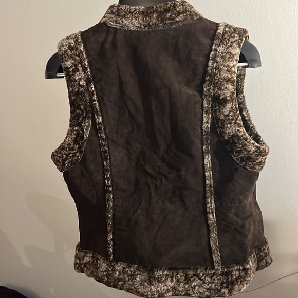 Vintage Y2K Suede Vest lined with warm chenille fabric - Picture 4 of 5